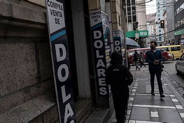 Economistas piden al Gobierno congelar el gasto público y cerrar financiamiento del BCB para frenar la inflación