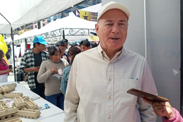 Escasez de dólares en Bolivia afecta importación de genética avícola desde Brasil