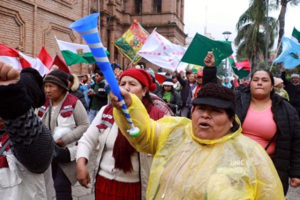 Gremiales dan plazo al Gobierno por escasez de dólares y advierten con nuevas medidas de presión
