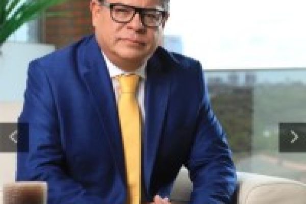 Presidente de la CNC: El dólar no se mantendrá en Bs 15,50 y no hay tendencia a la baja
